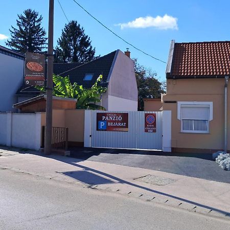 Csillag Panzio Hotel Vác Екстериор снимка