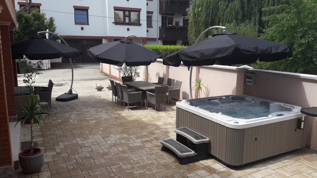 Csillag Panzio Hotel Vác Екстериор снимка