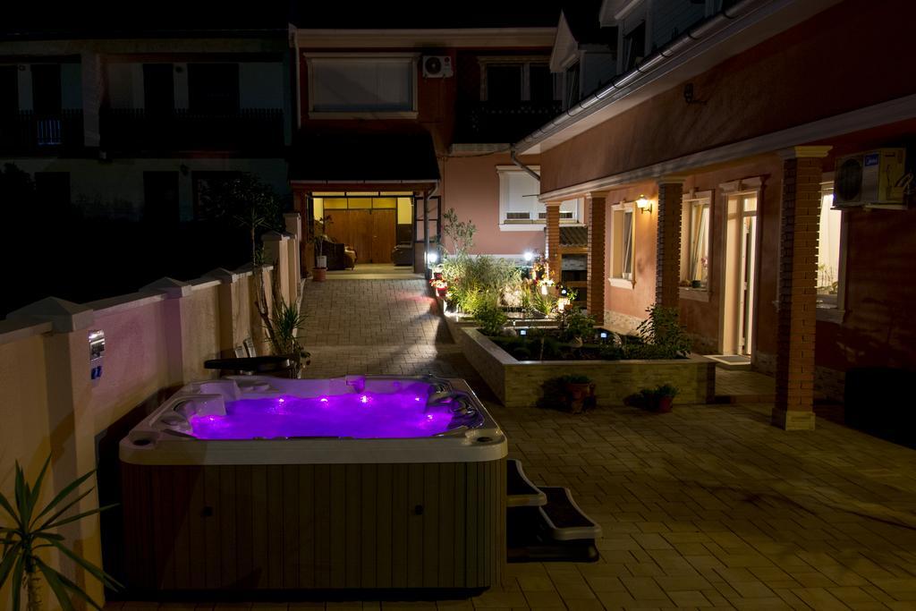 Csillag Panzio Hotel Vác Екстериор снимка