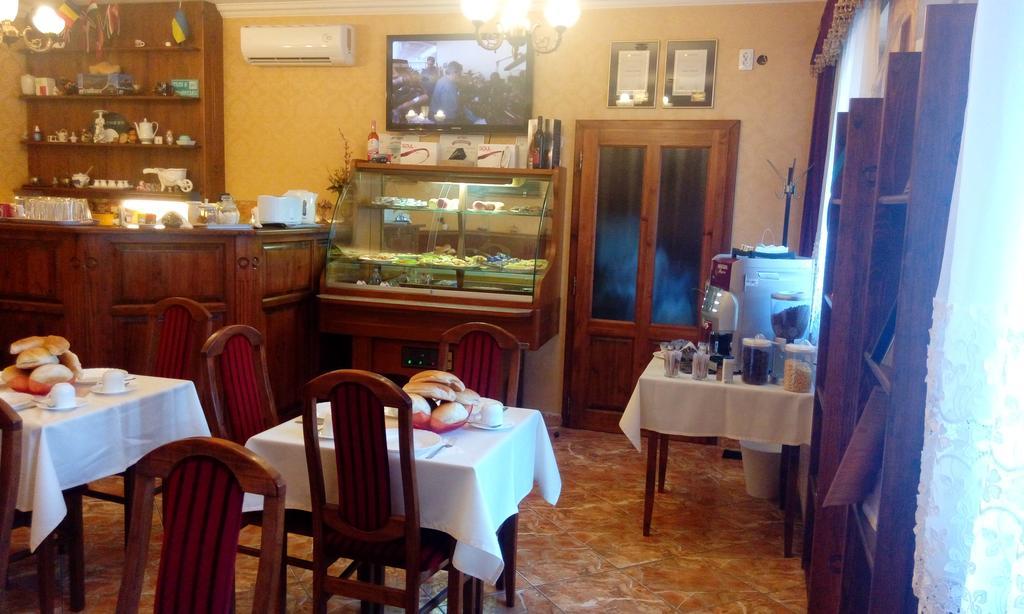 Csillag Panzio Hotel Vác Екстериор снимка