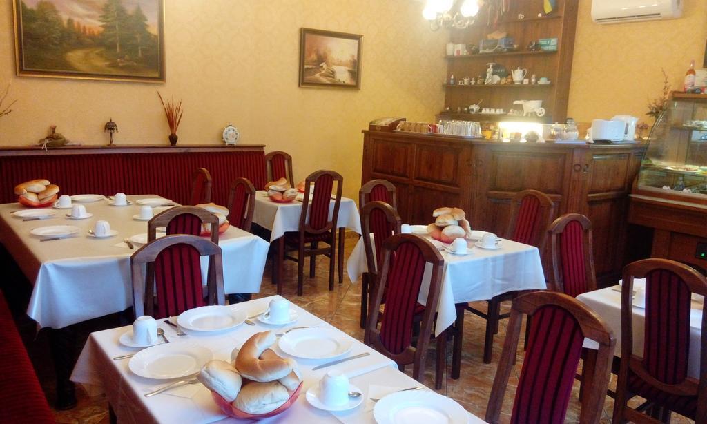 Csillag Panzio Hotel Vác Екстериор снимка