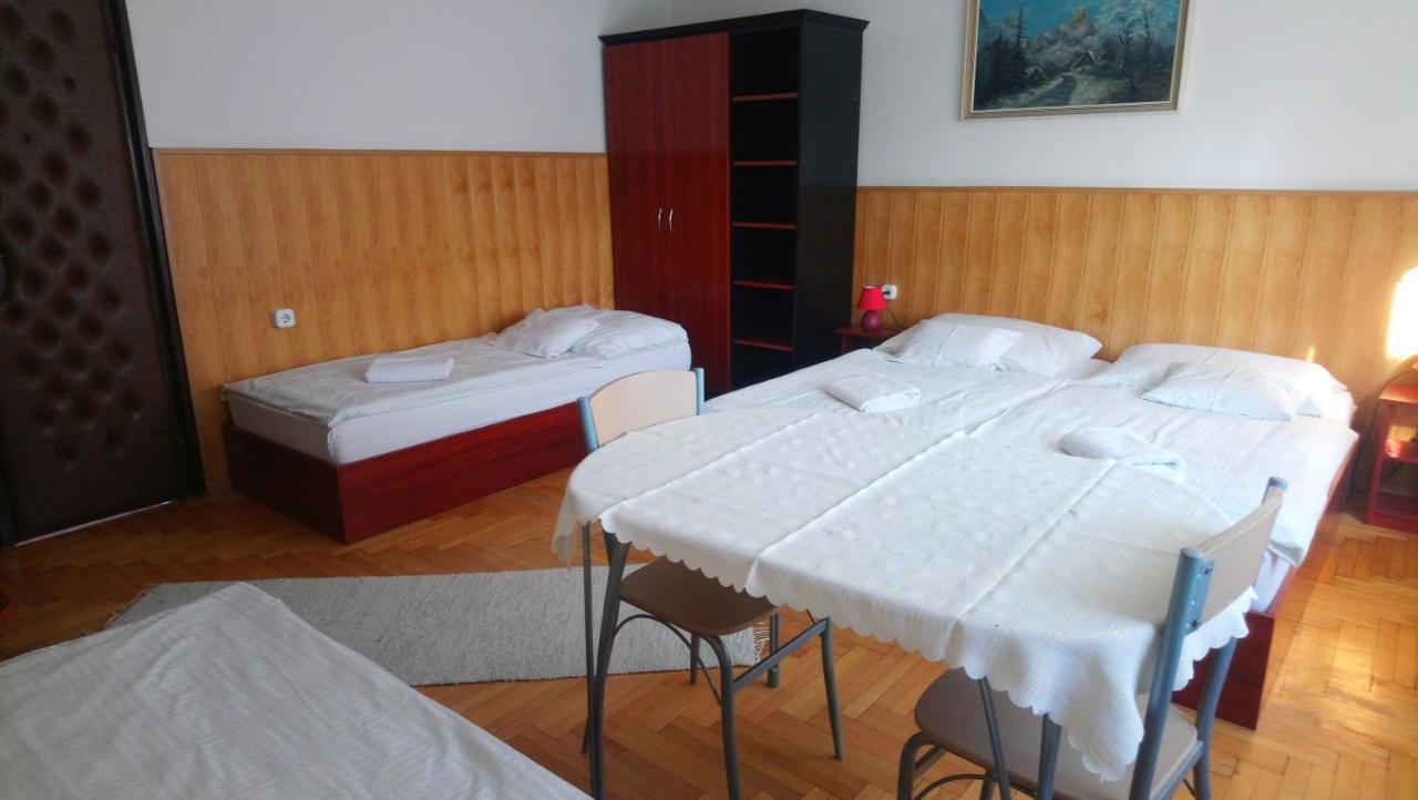 Csillag Panzio Hotel Vác Екстериор снимка
