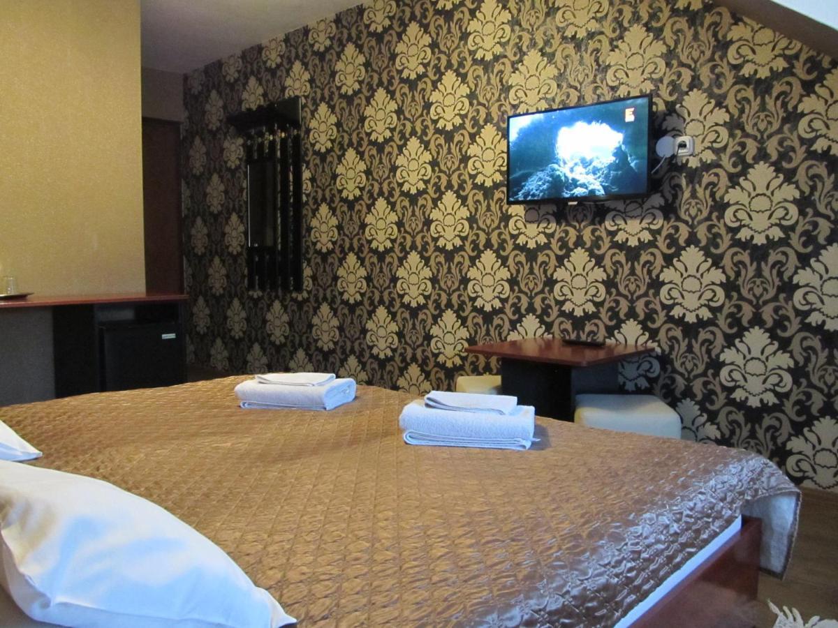 Csillag Panzio Hotel Vác Екстериор снимка